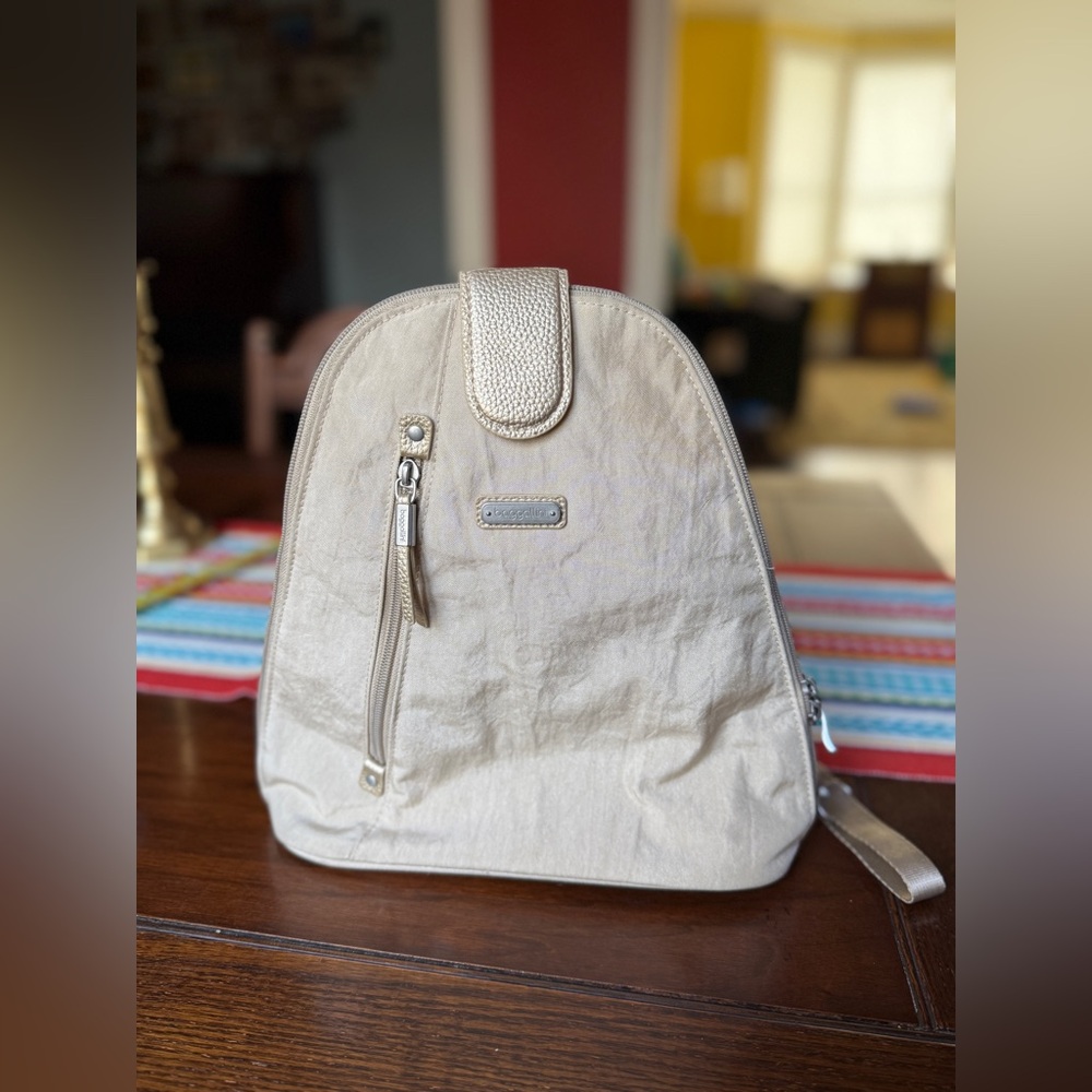 Baggallini Metro Backpack - image 1